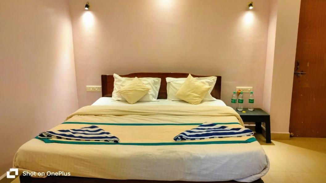 Royalstar Resort Vagator Camera foto